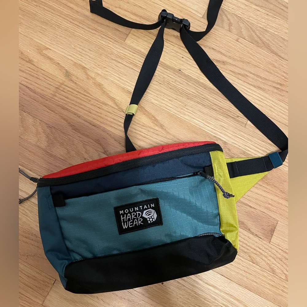 Brand New Mountain Hardwear Belt Bag